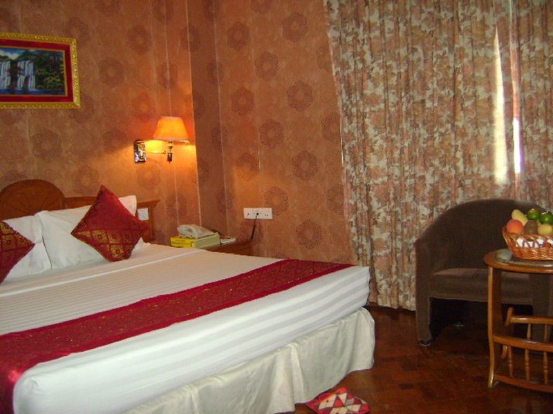 Excel Treasure Hotel Yangon Exteriör bild